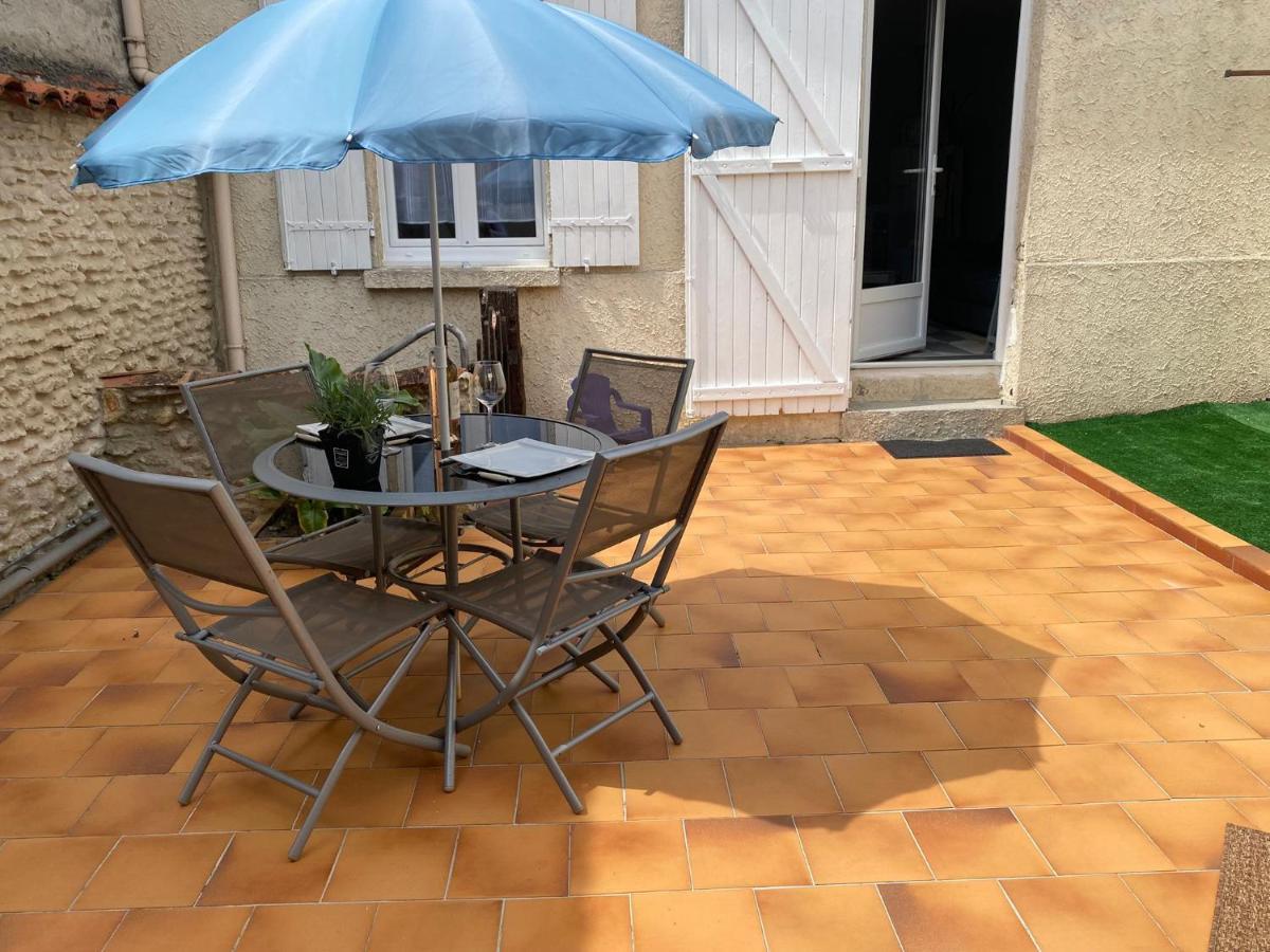 Charmante Maison Avec Cour Privative Cognac Exterior photo